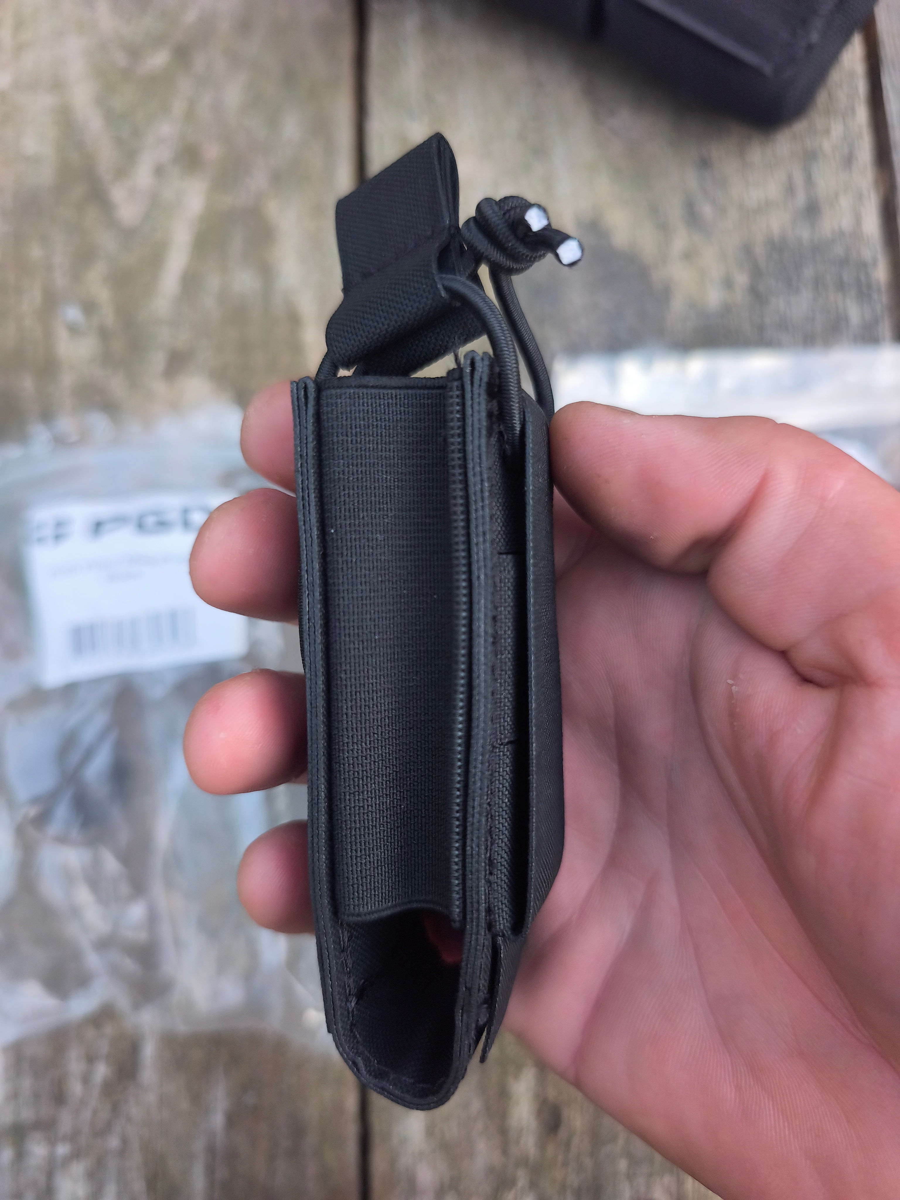 PGD fast lomme til pistolmagasin eller multitool/foldekniv. Sort
