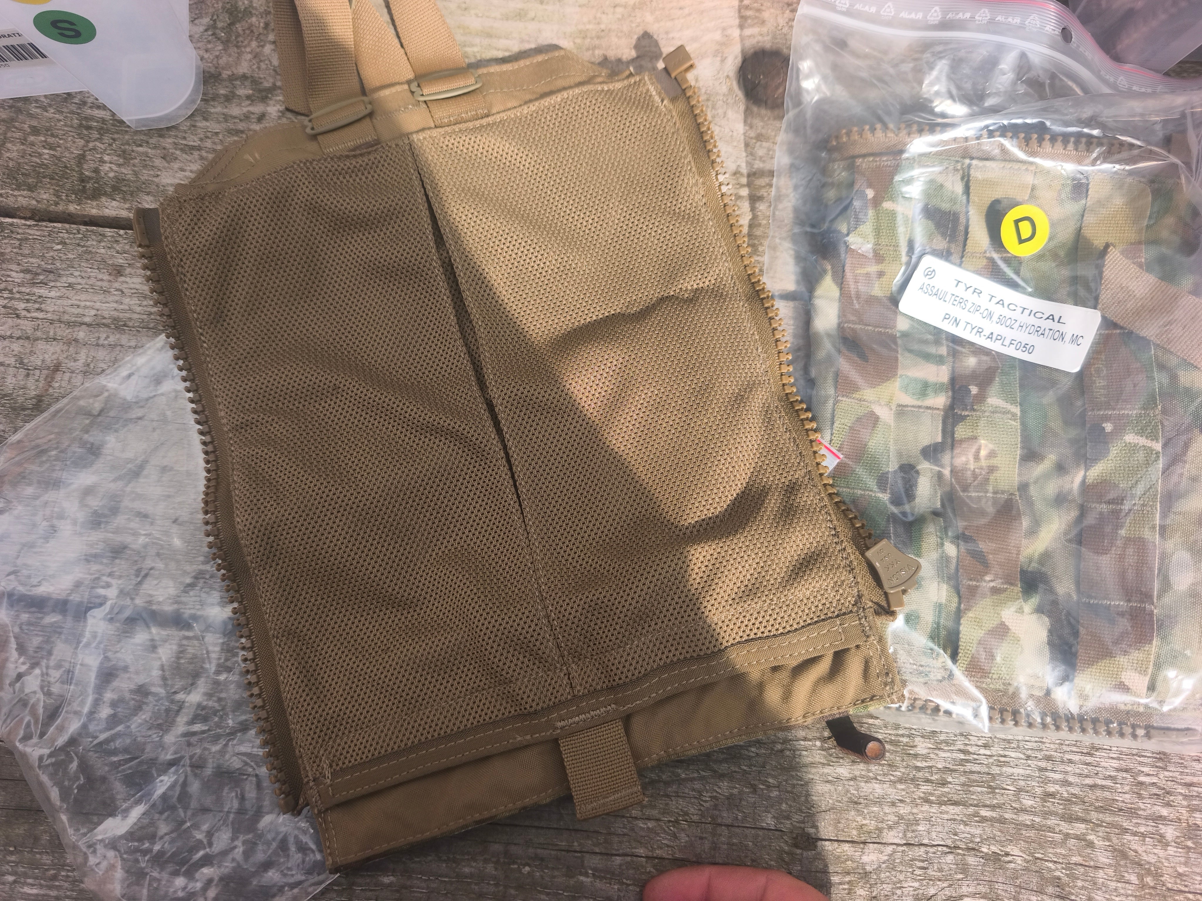 Tyr assaulters zip on backpanel, nyt