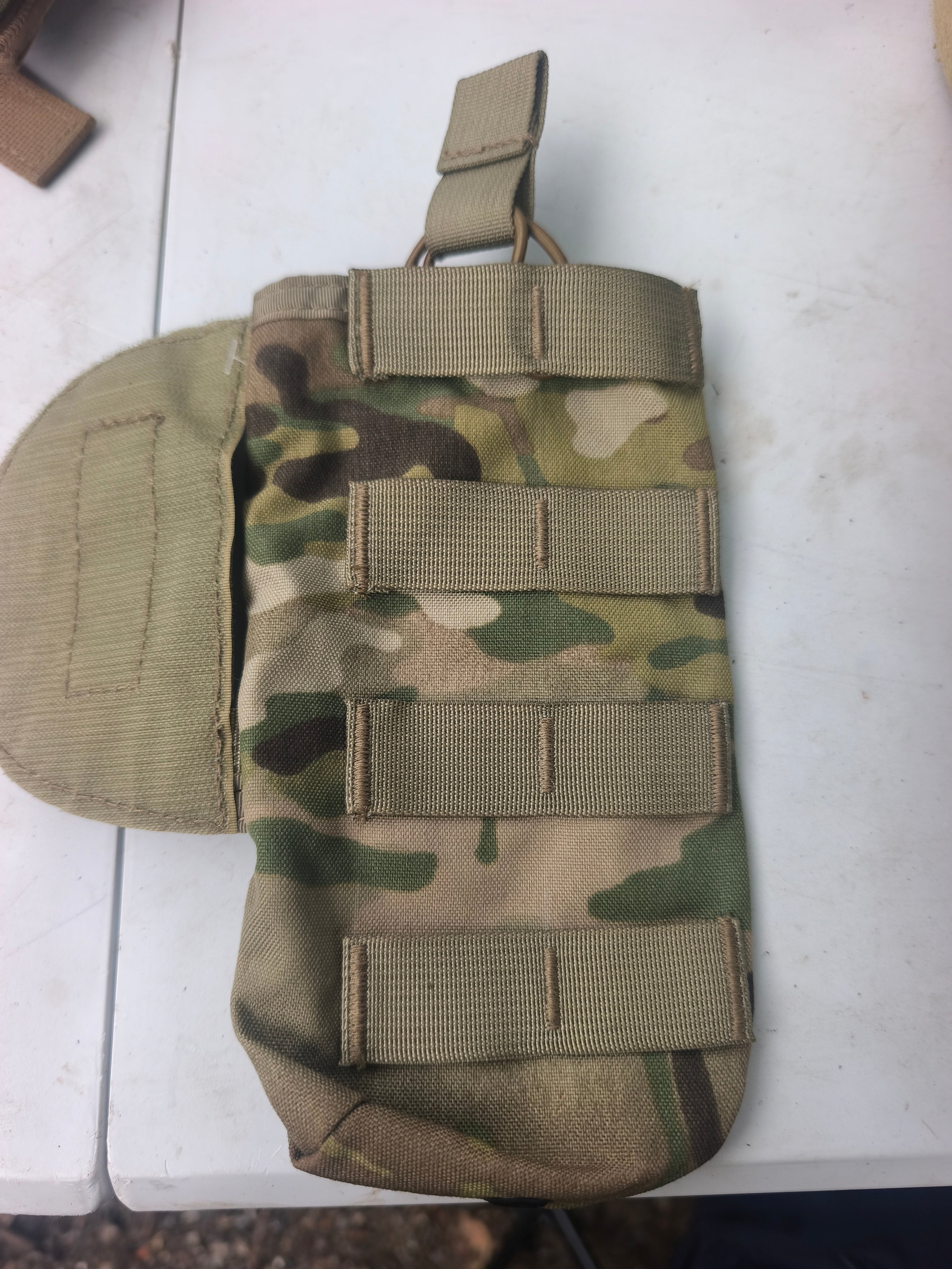S.O. Tech wing radio lomme, ny, multicam